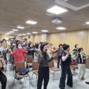 개금사회복지관 | 개금종합사회복지관 노인대학에서 신나는 웃음레크리에이션 진행하는 부산웃음치료사 정문경강사