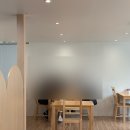 주시카페 앞 횡단보도 | 부산 전포카페 / 설레는 핑크빛으로 물든 봄메뉴 드시러가세요 언덕과물결