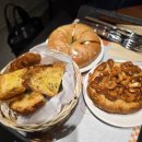 카페우리동네 | 정읍 카페 샘샘 후기 | 서리태 크림라떼와 우리동네밀 베이커리가 있는 감성카페