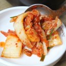 멸치가 살아있는 국수 이미지