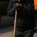 “정년 65세? 이미 52세면 일자리가 끊겼다”… 한국 노동시장의 ‘10년 절벽’/데이터센터 들어서는 곳마다 저항의 바람이 이미지