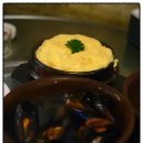 용을 타는 돼지네