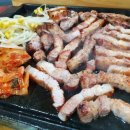 장작(초벌)구이오겹살 이미지