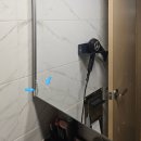 수원역한라비발디 | 모서리 깨진 화장실 슬라이드장 거울만 교체