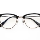 안경지식인 이미지