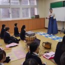 문산수억고등학교 2학년 전통예절교육을 한국전통문화예절원에서 교육진행하였습니다. 이미지