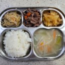 2022년7월18일월요일-백미밥 들깨무챗국 쇠고기장조림 숙주나물 볶음김치 이미지