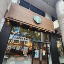 홍대입구역 8번 출구 앞 이미지