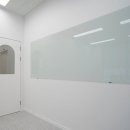 (주)금강E&D경산점 | 상가인테리어 시공사례｜오래 봐도 질리지 않는 화이트우드 인테리어｜오스페이스