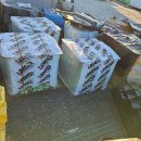 아스팔트 방수 슁글로 지붕재 5톤차 가득 본드 포함 이미지