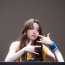 LA레이커스 유니폼 입은 피프티 피프티 문샤넬 ㄷㄷ 이미지