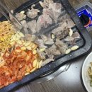 황금돼지삼겹뒷고기 이미지