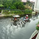 2012. 8. 7-8 일 동안 페북에 올라온 필리핀 마닐라 홍수 사진들 모아 봤습니다. 이미지
