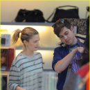 Marc Jacobs boutique 에서 쇼핑하는 "드류 베리모어"(3.28) 이미지