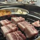 눈꽃돼지 - 남구 오륙도 | [뚝섬역 삼겹살 맛집] 500시간 숙성의 깊은 감칠맛, 직접 구워주어 참 편한 '눈꽃돼지' 방문 후기