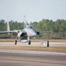 미군 F-15D 후방석 탑승자가 택싱 중 실수로 이젝션 사고 이미지