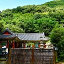 함안 장춘사 석조석가여래삼존좌상 이미지