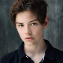 루이스(LOUIS) 이미지