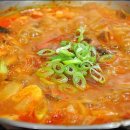 ♬ 전골처럼 끓이면서 먹는 돼지고기 당면김치찌개 이미지