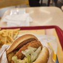 롯데리아 청양새우버거 신메뉴 먹었어요 이미지