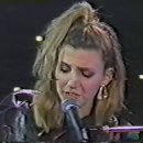 데비 깁슨 Debbie Gibson - Lost In Your Eyes (live)* 대구지베이스악기사* 이미지