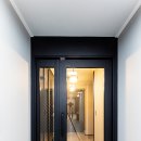 시크한 블랙&그레이톤의 어반스타일 하우스 이미지