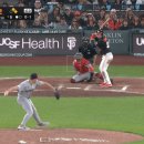 [WSH vs SF] 채프먼, 여기서 행운의 내야 안타가 터지면서 1사 만루.gif 이미지