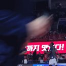 최준용 이적 후 첫 잠실원정에서 전 SK 동료들과 인사 나누는 장면들.gif(한 명이 의외네요) 이미지