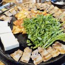 무쇠김치삼겹 미사점 | 미나리, 두부까지 무쇠김치삼겹 군자 고기집 술집 하트볶음밥 후기