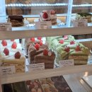 김가네 김밥 압구정 로데오점 | 압구정로데오 두바이쫀득쿠키 가득한 소금빵 맛집 부케드뺑