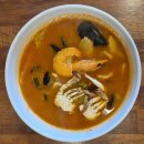 지오빌 | [서귀포 서홍동 맛집] 흐린 날의 수제비 한 그릇, 고흐의 감성을 닮은 갤러리같은 분위기 ‘한라수제비...