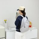 뮤트펜션 | 여성 여행용 가방 뮤트프레임 에센셜 백팩 라이트 그레이