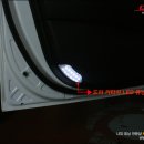YF소나타 - 도어커티쉬(클리커버교체+LED 모듈교체) + LED 컵홀더 플레이트 + 주유구.트렁크 LED 스위치 장착 시공 이미지_카미고 중랑점 이미지