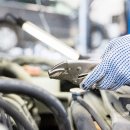 자동차수리중 이미지