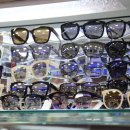 안경과 사람 이미지