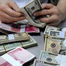 위안화 가치가 계속해서 하락하고 있으며, 중국 인민은행은 미국 달러 구매를 제한하겠다고 선언했습니다. 이미지