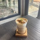 동네목공 앞 (옥외1) | 경상남도 :) 도심 속 자연을 느낄 수 있는 사천 대형카페 커피팀버사천포레스트