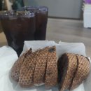 도화 스크린골프장 | 신불당 리프 카페｜소금빵 맛집이라더니 와인무화과빵에 반해버린 후기