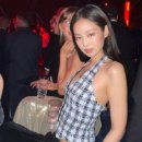 삼전동 헬스장에서 제니 어깨 만들기 중