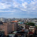 장마 끝 7월 10일 서울 파란 하늘 흰 구름 이미지