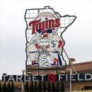 미네소타 " 쌍둥이 도시"의 야구장 Target Field 이미지