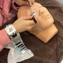 손끝에서 피어나는 네일아트 이미지