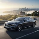 Flo.E | 신형 벤츠 E클래스 한 달 찐후기: BMW 5시리즈 계약 직전, 저를 돌려세운 '이것'
