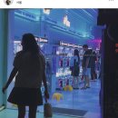미우 가방 코디 착샷 후기 ft. 여름 코디 OOTD 미디 플리츠 스커트 + 루즈 삭스 + 로퍼 / 레그워머...