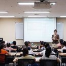책 먹는 아이들 이미지