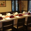 한정식 소나무 앞 이미지