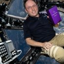 우주정비 이미지