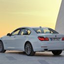 화장을 고치고 온 BMW 7시리즈 얼마나 바뀌었을까...? 이미지