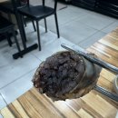 수원 남문떡볶이 – 어묵 통째로? 떡튀순 조합으로 완성된 남문의 전설