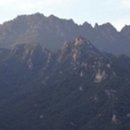 상아덤으로 오르는 길, 숨 고르며 뒤돌아보니 만물상은 수석 전시장 같다. 가야산(伽倻山·1,433m) 만물상 코스. 이미지
